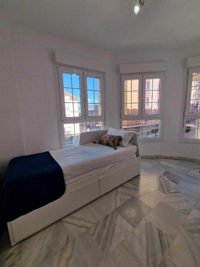 3 Rooms Con Parking Y Terraza En C Marmoles Малага Екстер'єр фото